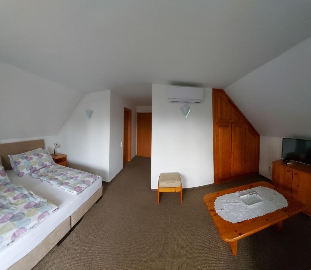 Emil Porta Otel Balatongyörök Dış mekan fotoğraf