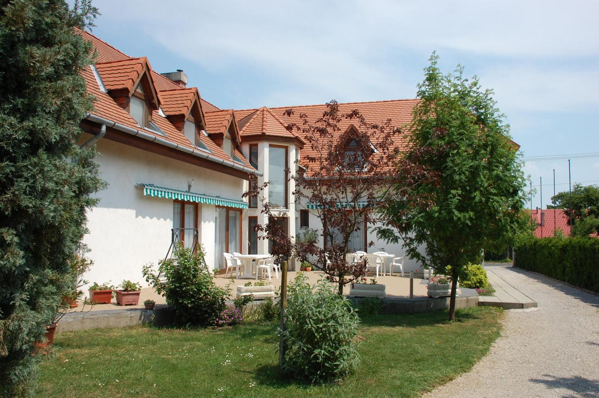 Emil Porta Otel Balatongyörök Dış mekan fotoğraf